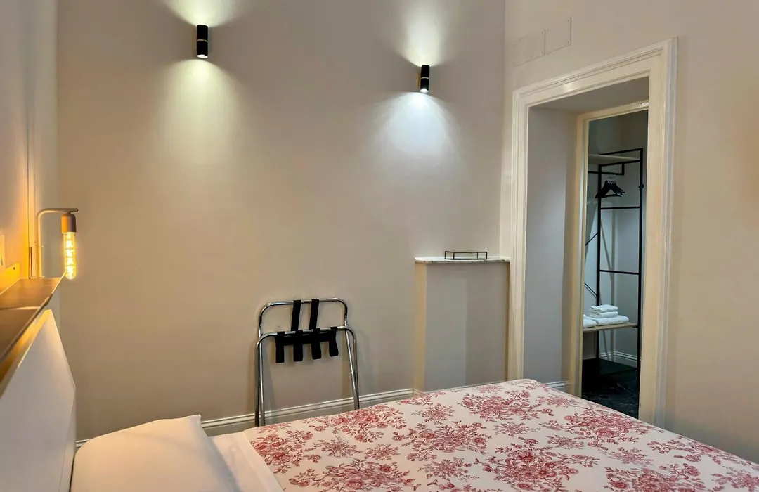 Room Roma Nazionale-1